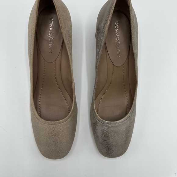 Two pairs of Donald/Pliner leather heels - Picture 8 of 10